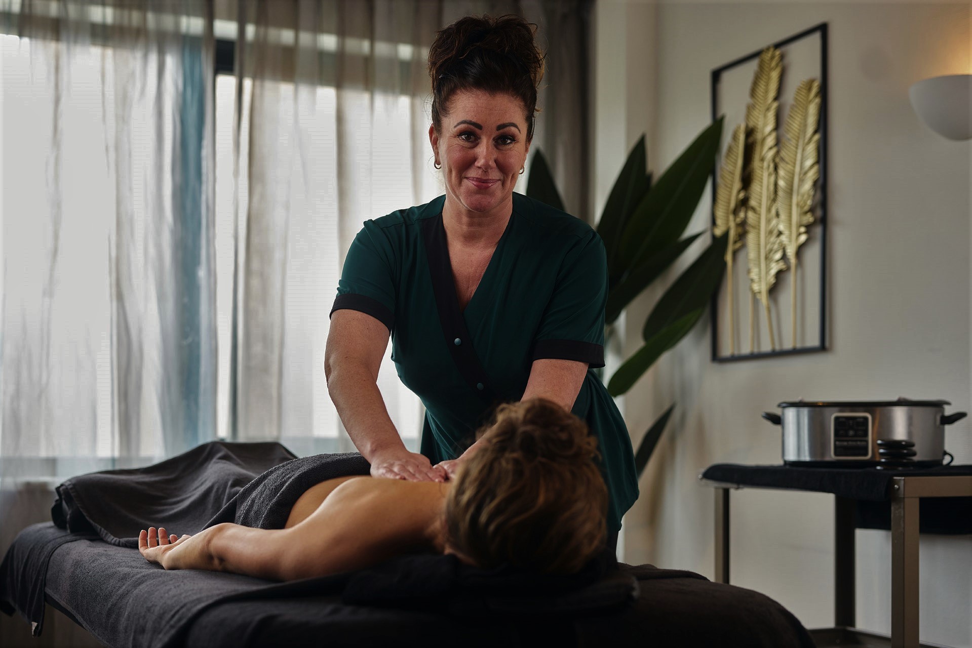 Werken in de wellness als masseur donkerder