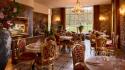 Restaurant Valkenberg met rode stoelen